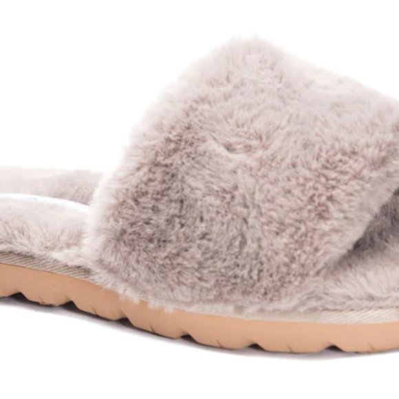 CHINESE LAUNDRY RALLY FAUX FUR SLIDE - Size 8 - Picture 3 of 5